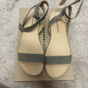 Size 8 Lucky Brand Garston Sandal